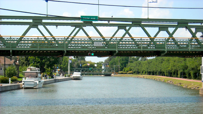 Click the photo to return to the page.